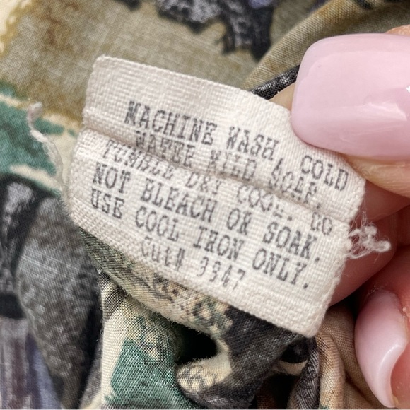 Vintage Tori Richard Honolulu Mens Hawaiian Shirt 2XB Geometric Abstract USA - Picture 8 of 10